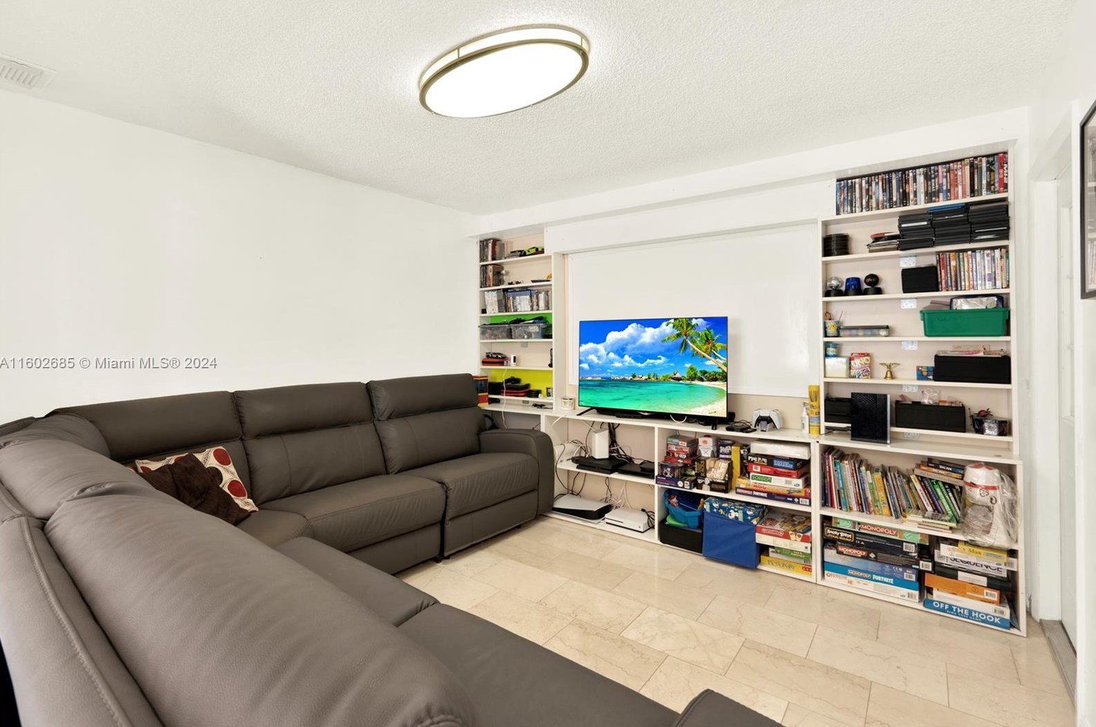 10000 51 Ln, Miami FL  33178-1943 exterior