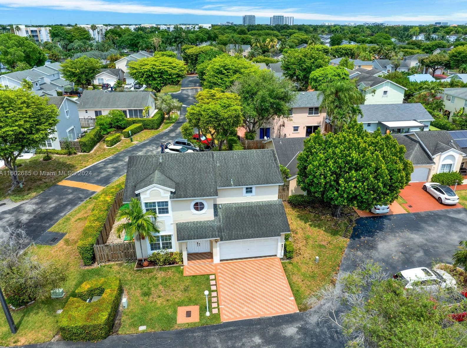 10000 51 Ln, Miami FL  33178-1943 exterior