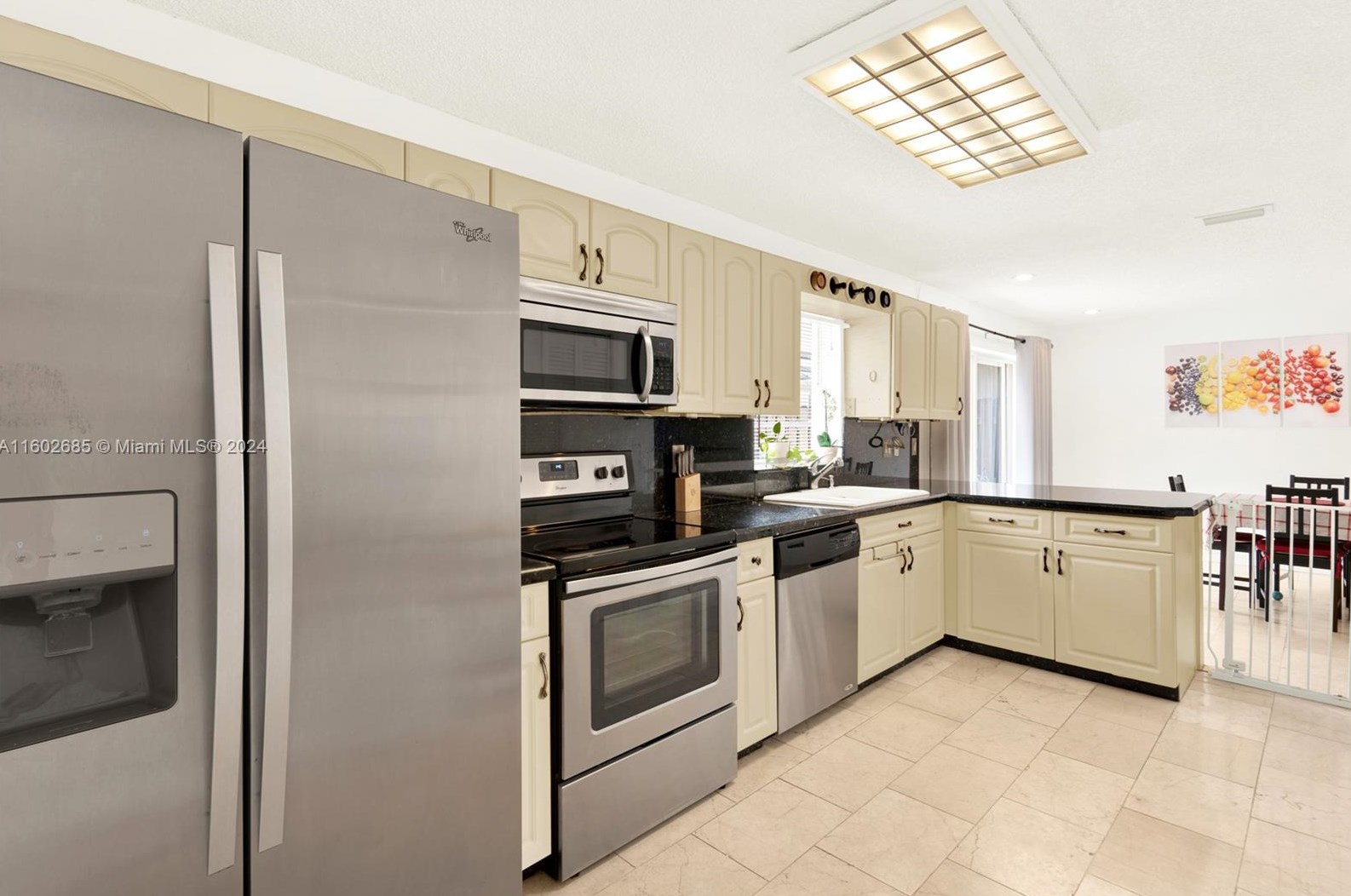 10000 51 Ln, Miami FL  33178-1943 exterior