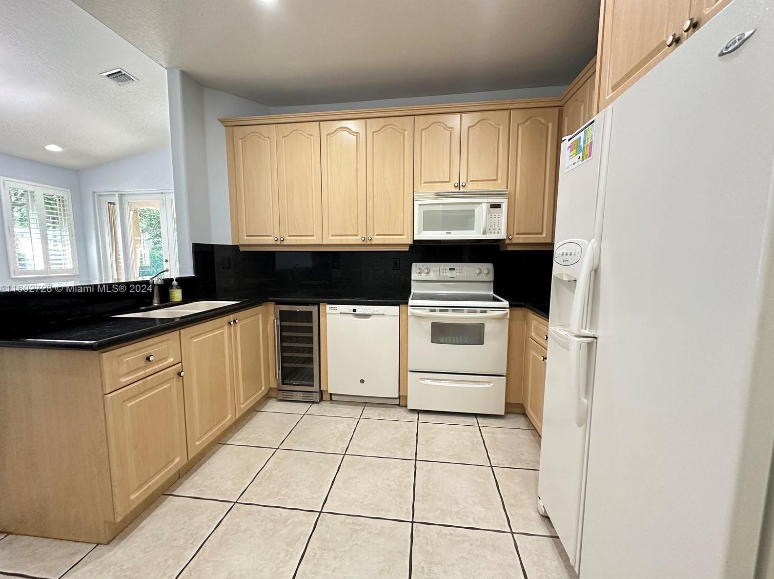 2841 Poinciana Cir, Hollywood, FL 33026-3707