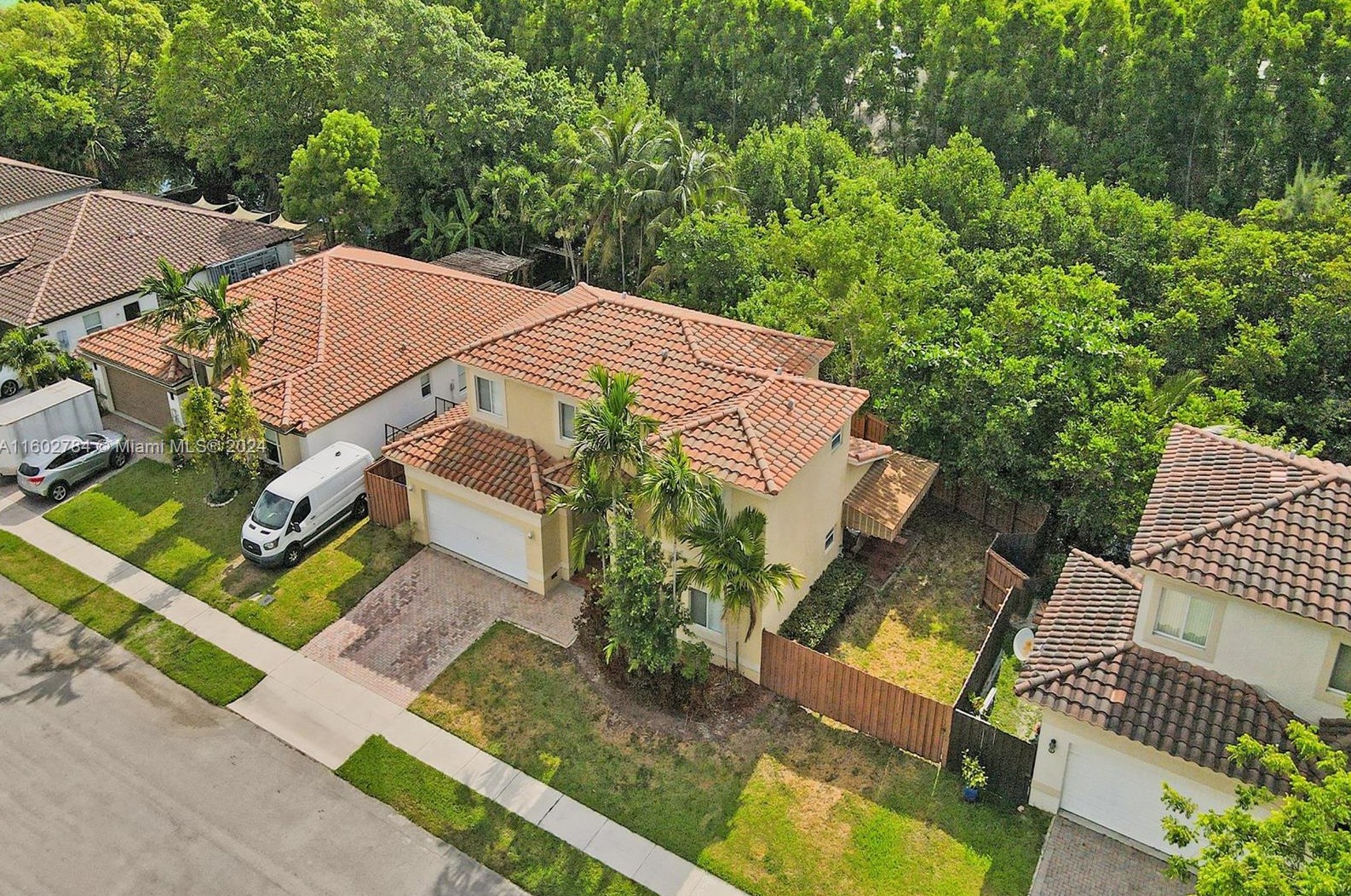 1305 30 Ct, Hollywood FL 33021-5000 exterior