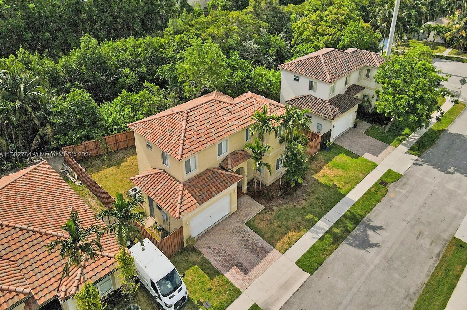 1305 30 Ct, Hollywood FL 33021-5000 exterior