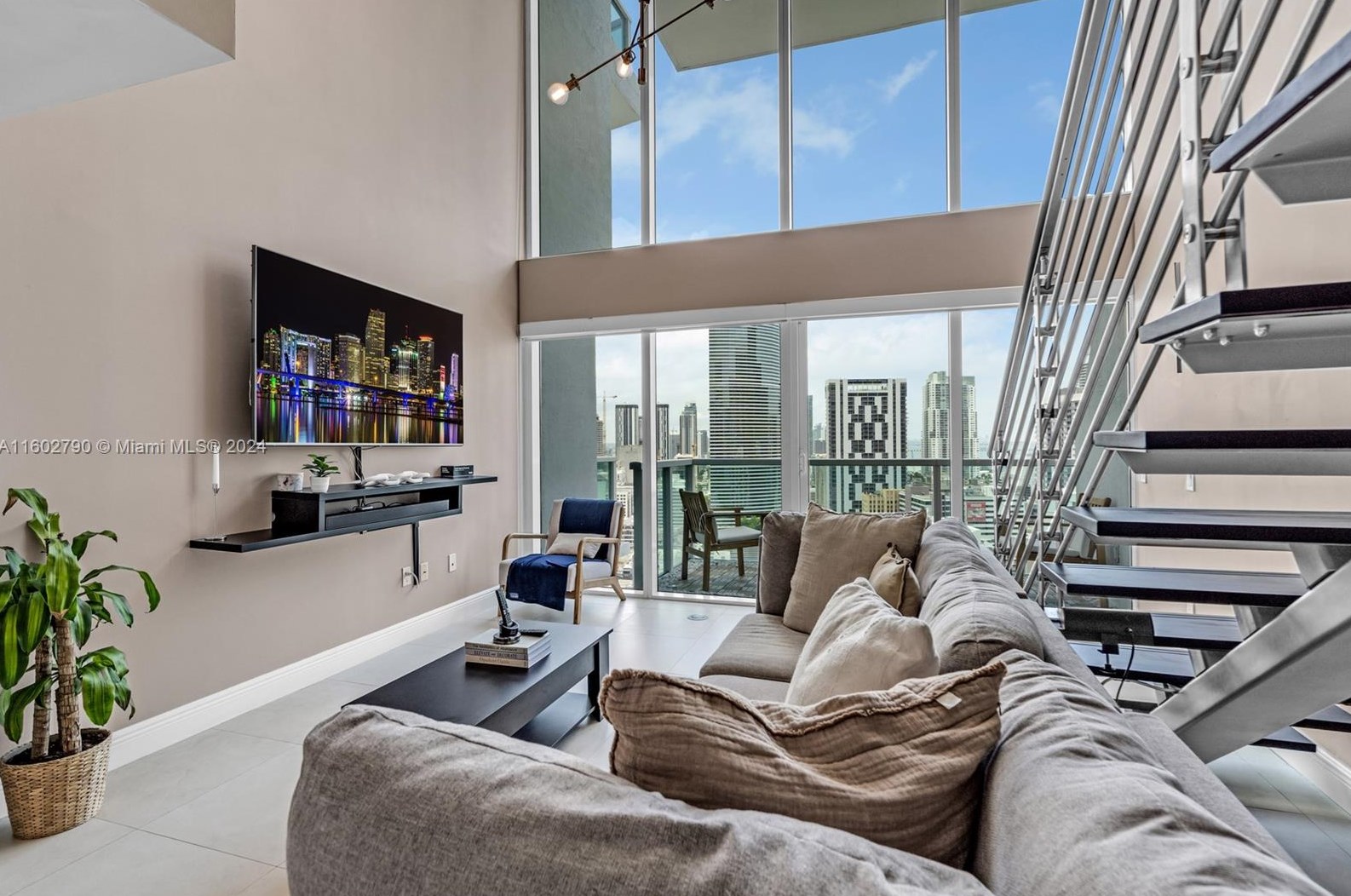 41 Se 5th St Apt 1703, Miami, FL 33131