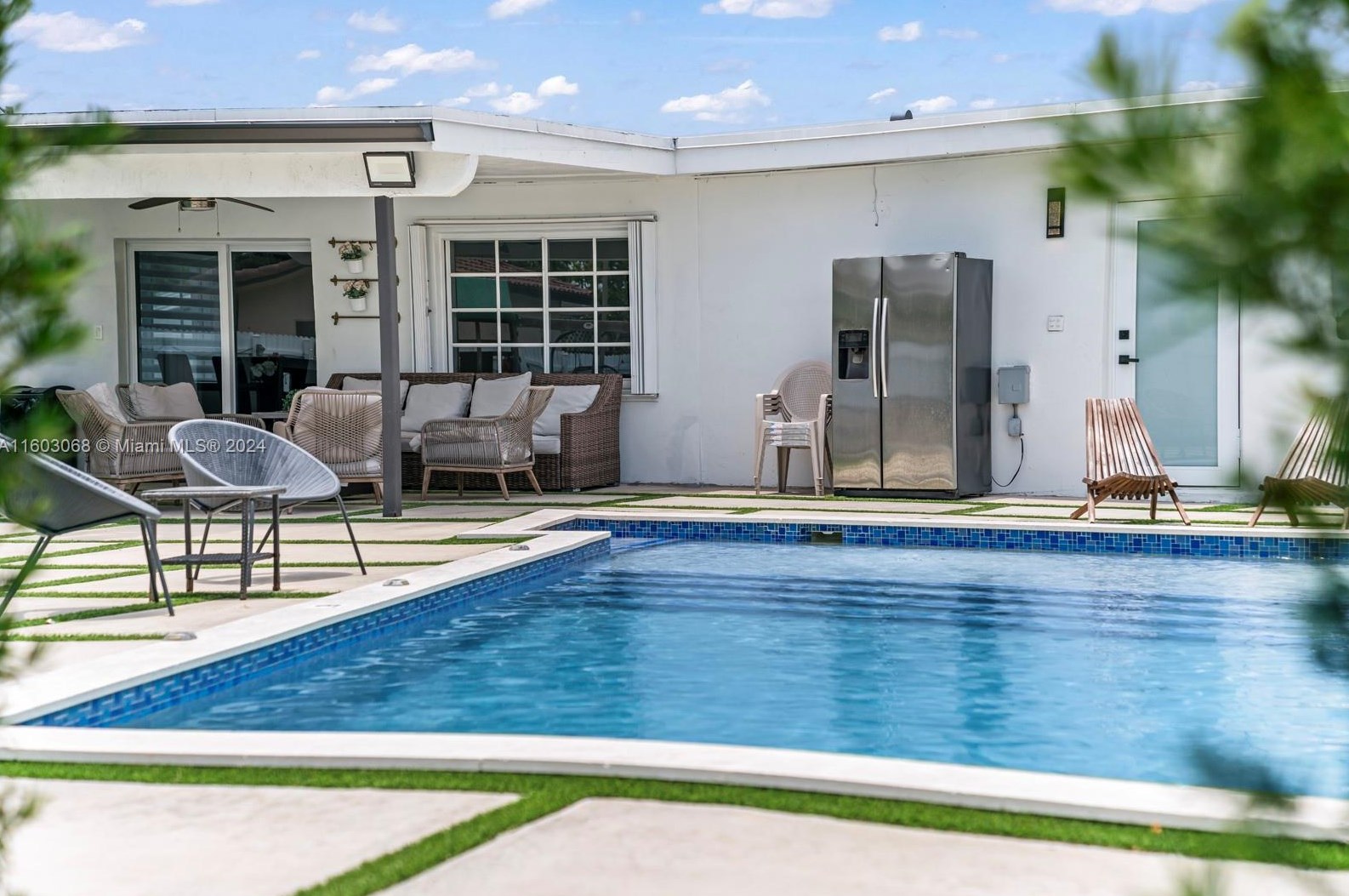 10202 33rd St, Miami FL  33165-3804 exterior