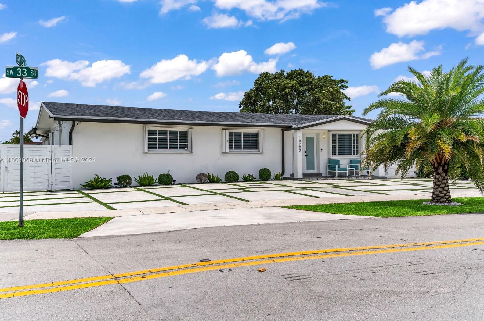 10202 33rd St, Miami FL  33165-3804 exterior