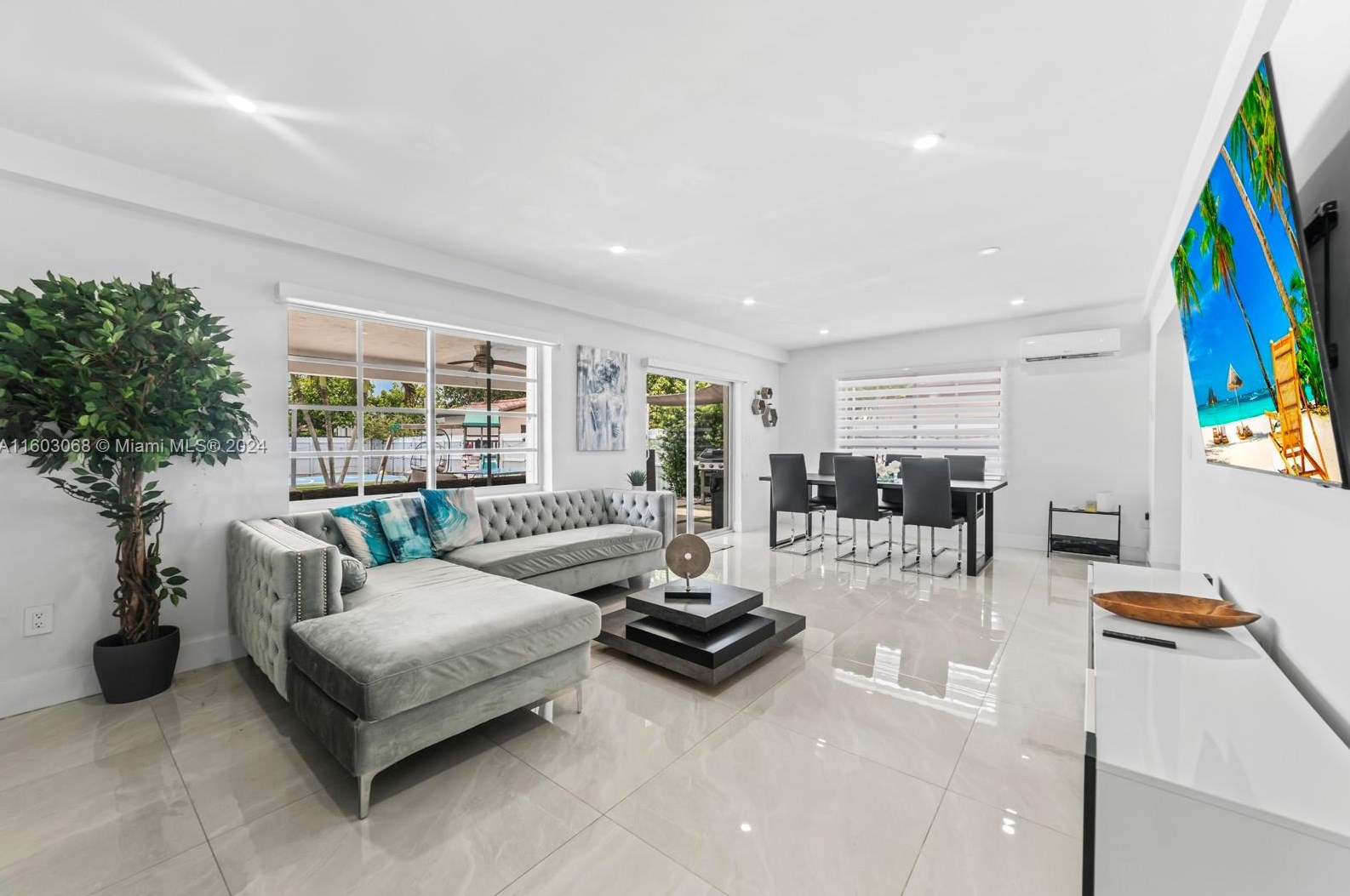 10202 33rd St, Miami FL  33165-3804 exterior