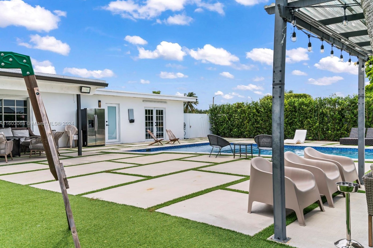 10202 33rd St, Miami FL  33165-3804 exterior