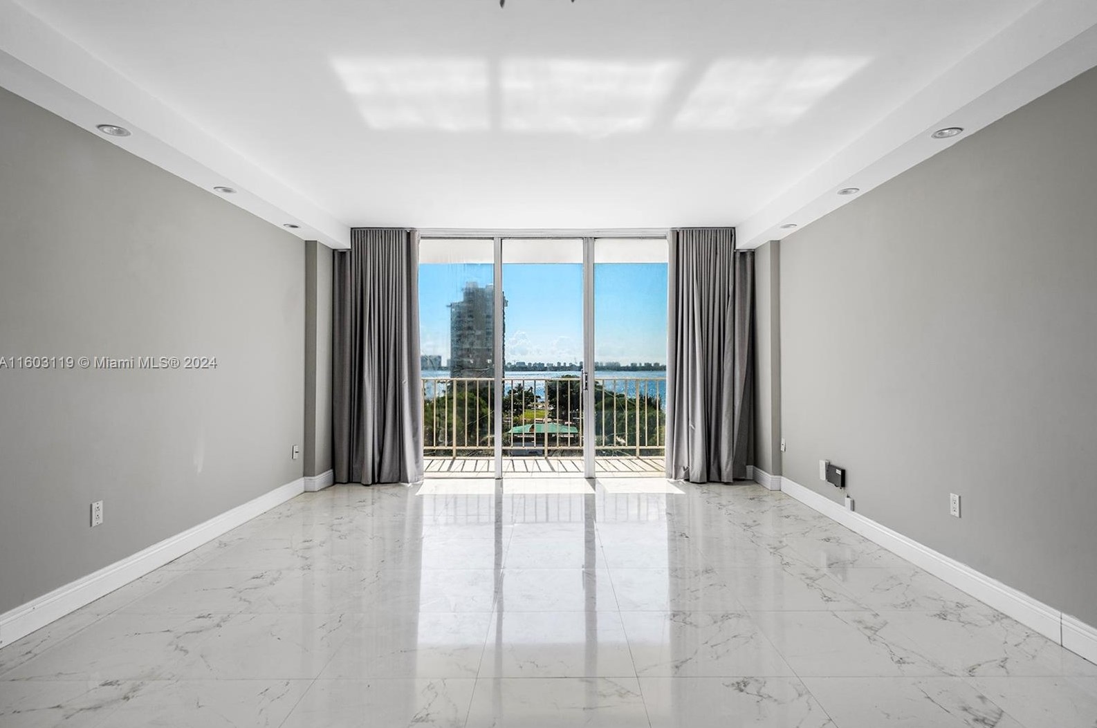 11111 Biscayne Blvd #818, Miami, FL 33181