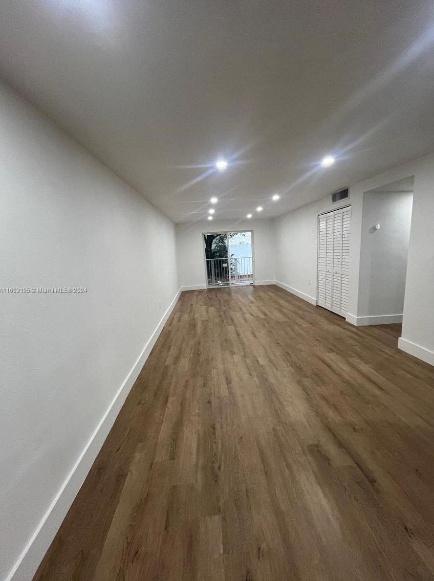 836 Sw 1st St Apt 103, Miami, FL 33130