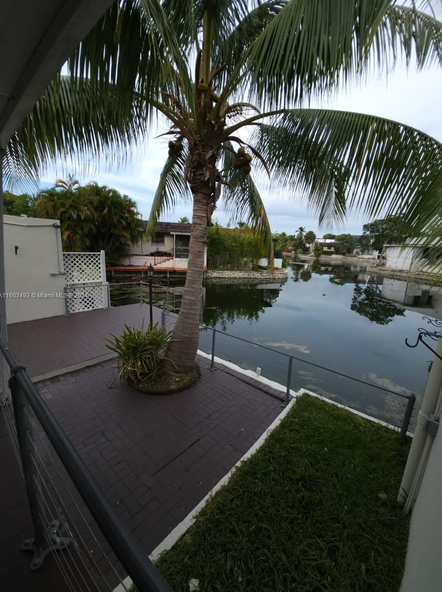 7424 Big Cypress Dr, Hialeah, FL 33014