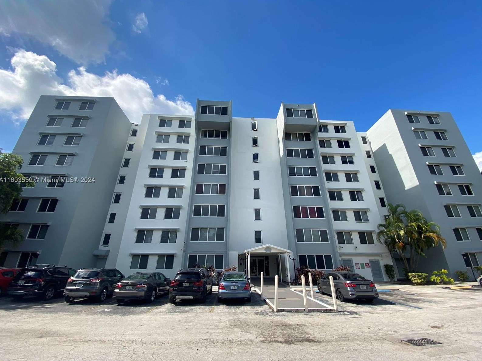 9143 Sw 77th Ave Apt B807, Miami, FL 33156