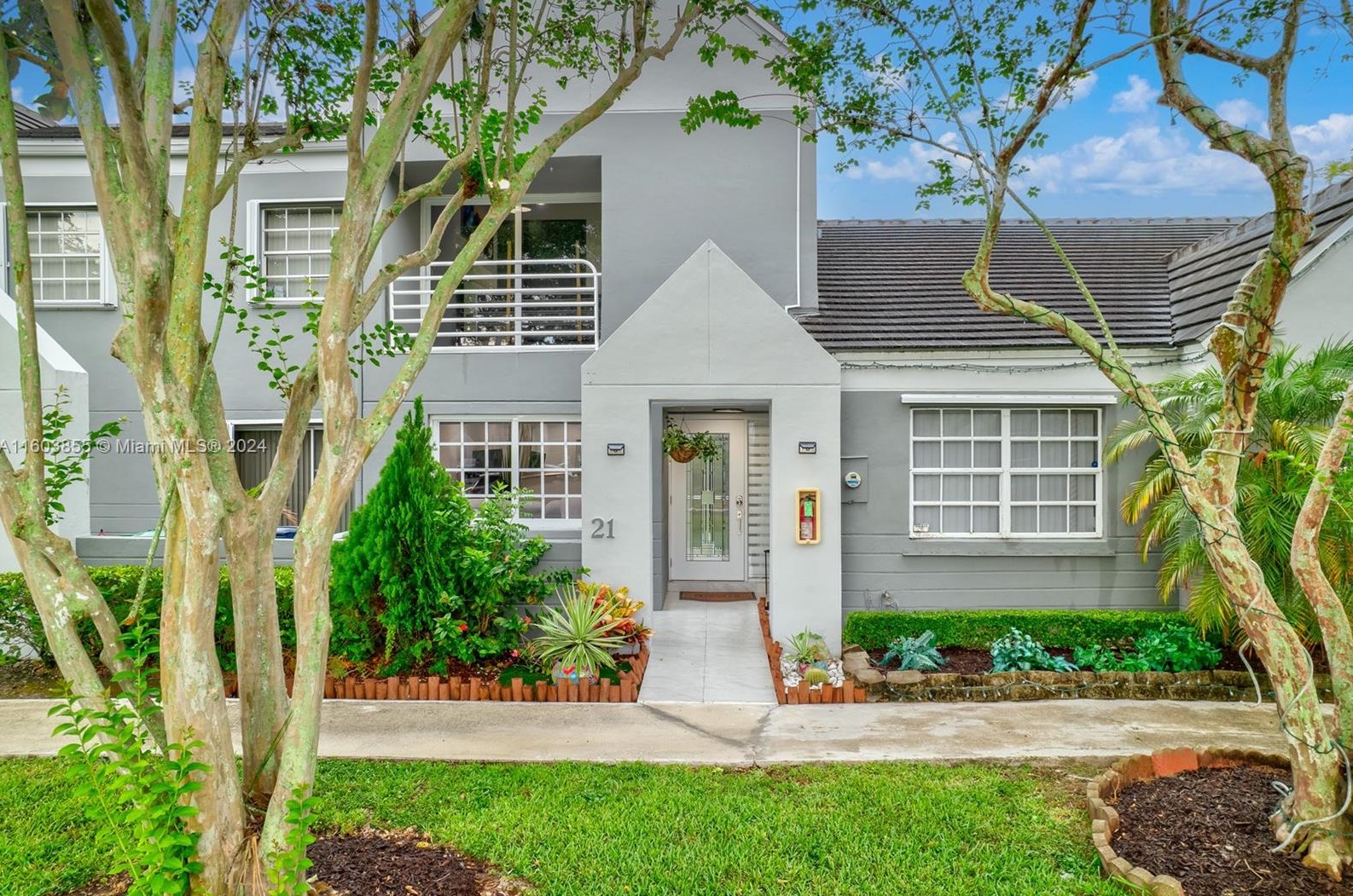 10361 147th Court Cir, Miami, FL 33196-1632