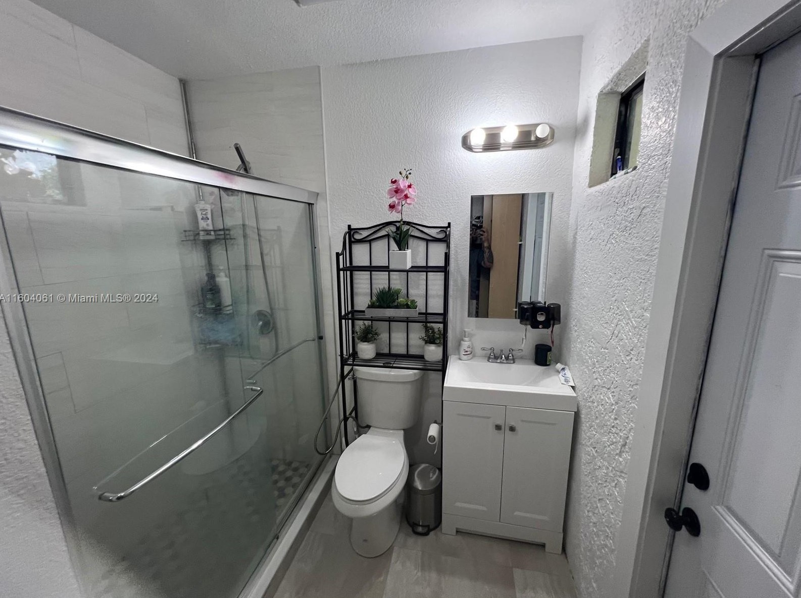 2238 93rd Ter, Miami, FL 33147-3068