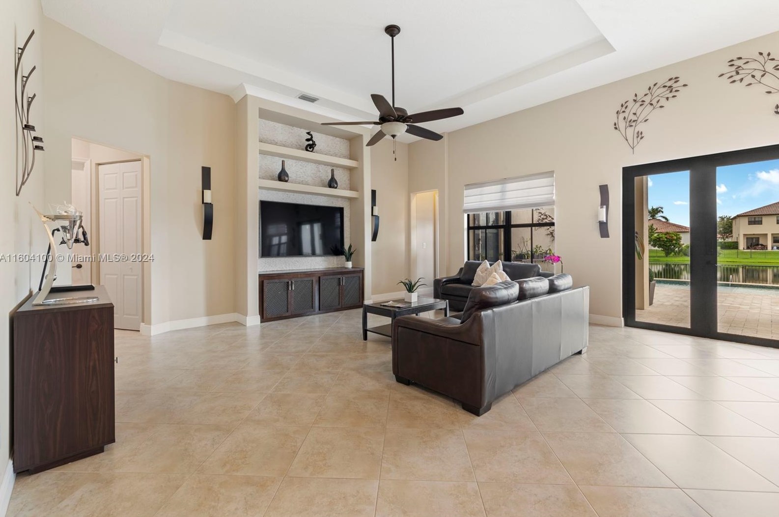 8363 26th Ct, Hollywood FL 33024-3184 exterior