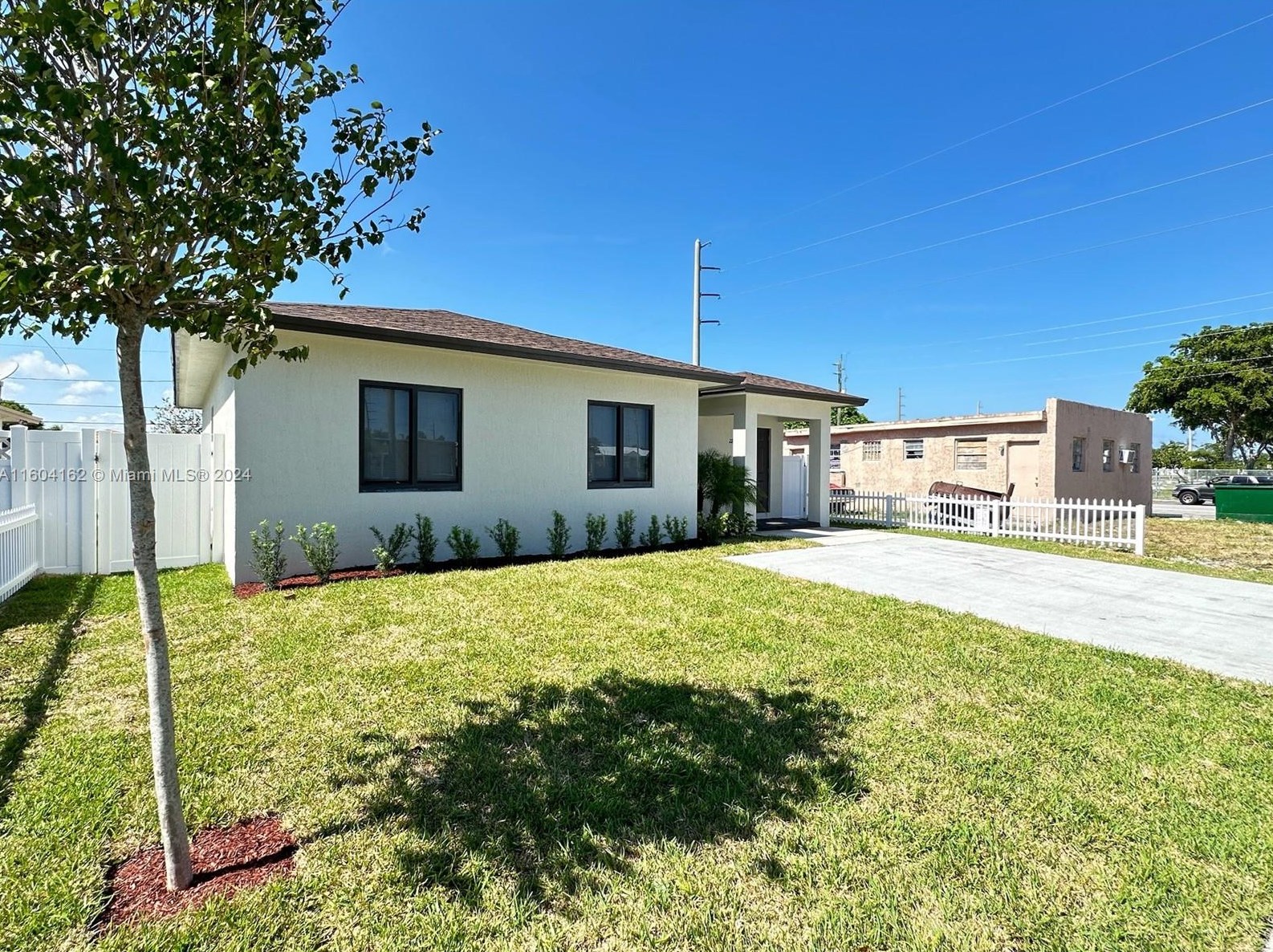 2207 Simms St, Hollywood, FL 33020