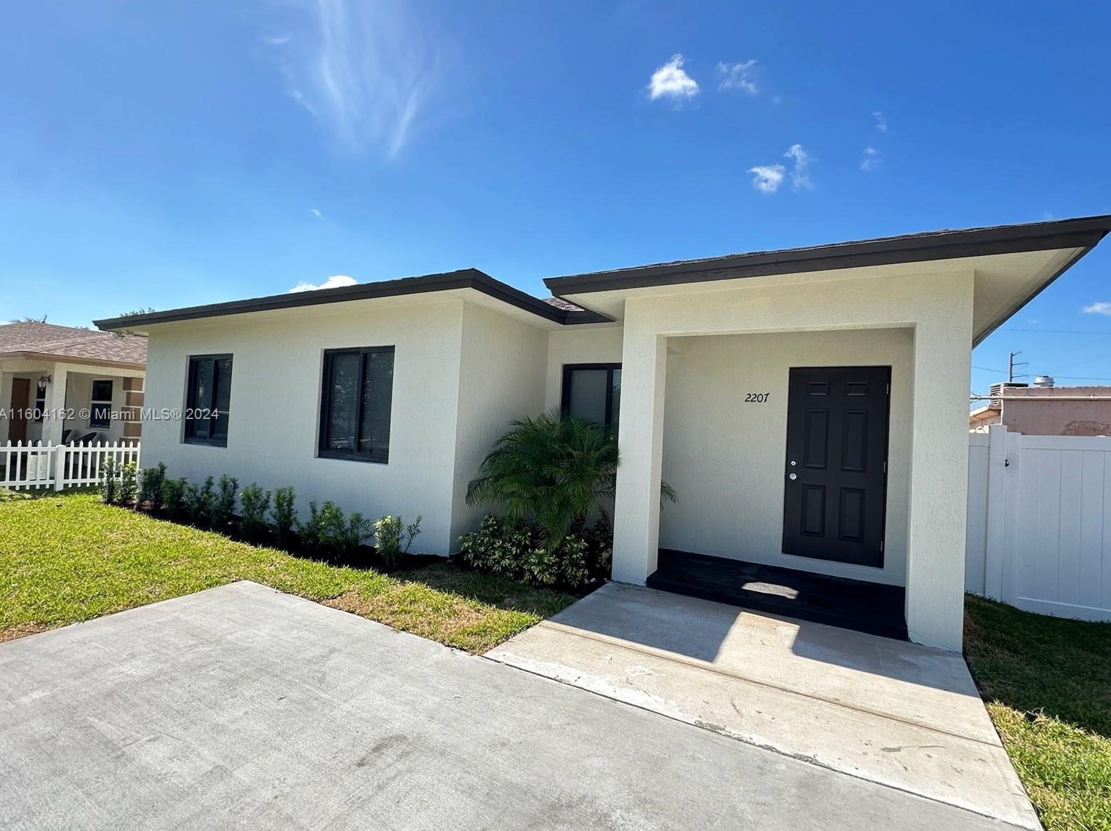 2207 Simms St, Hollywood FL  33020-1635 exterior