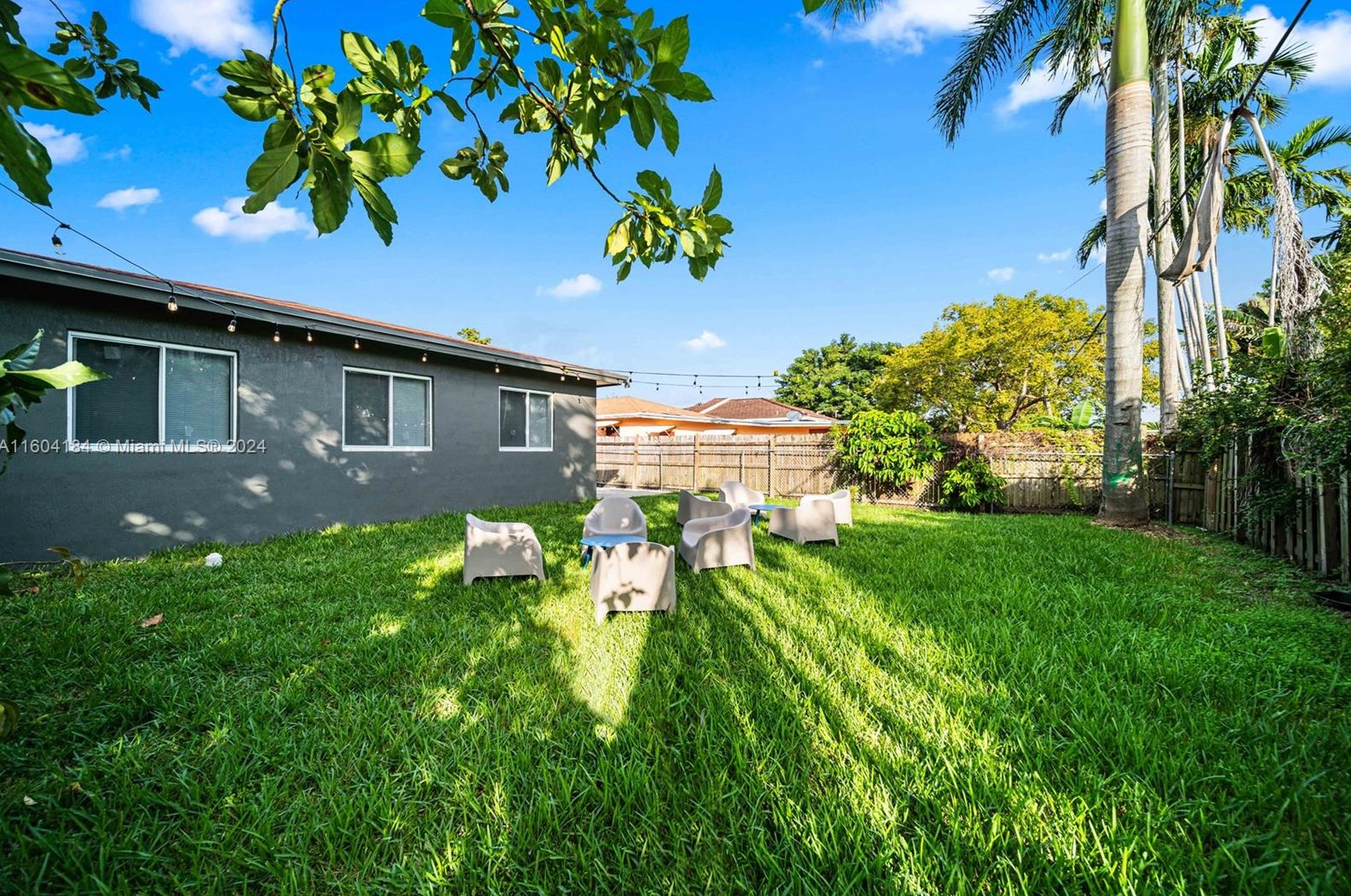 1252 110th St, Miami, FL 33161-7616
