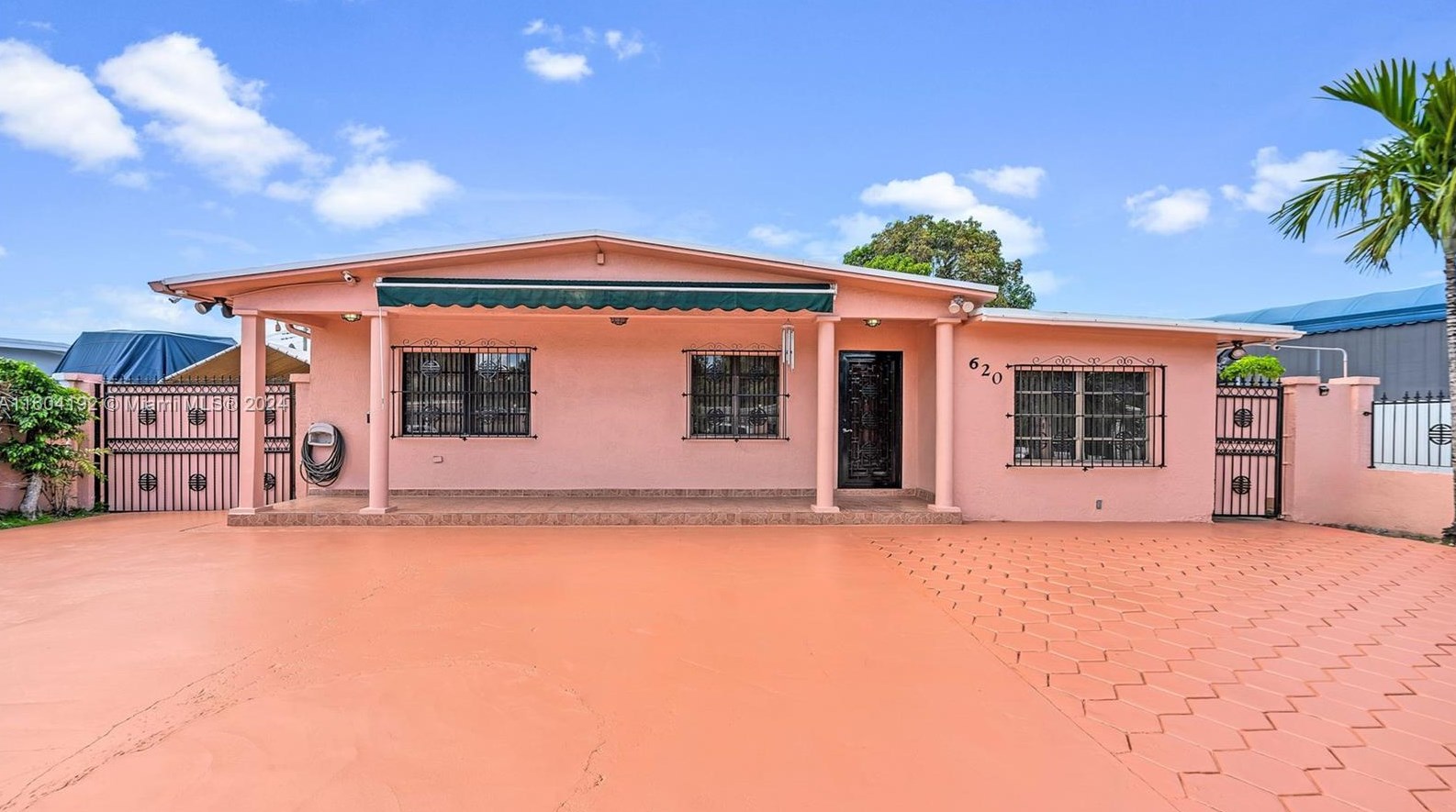 620 61st St, Hialeah, FL 33013-1141