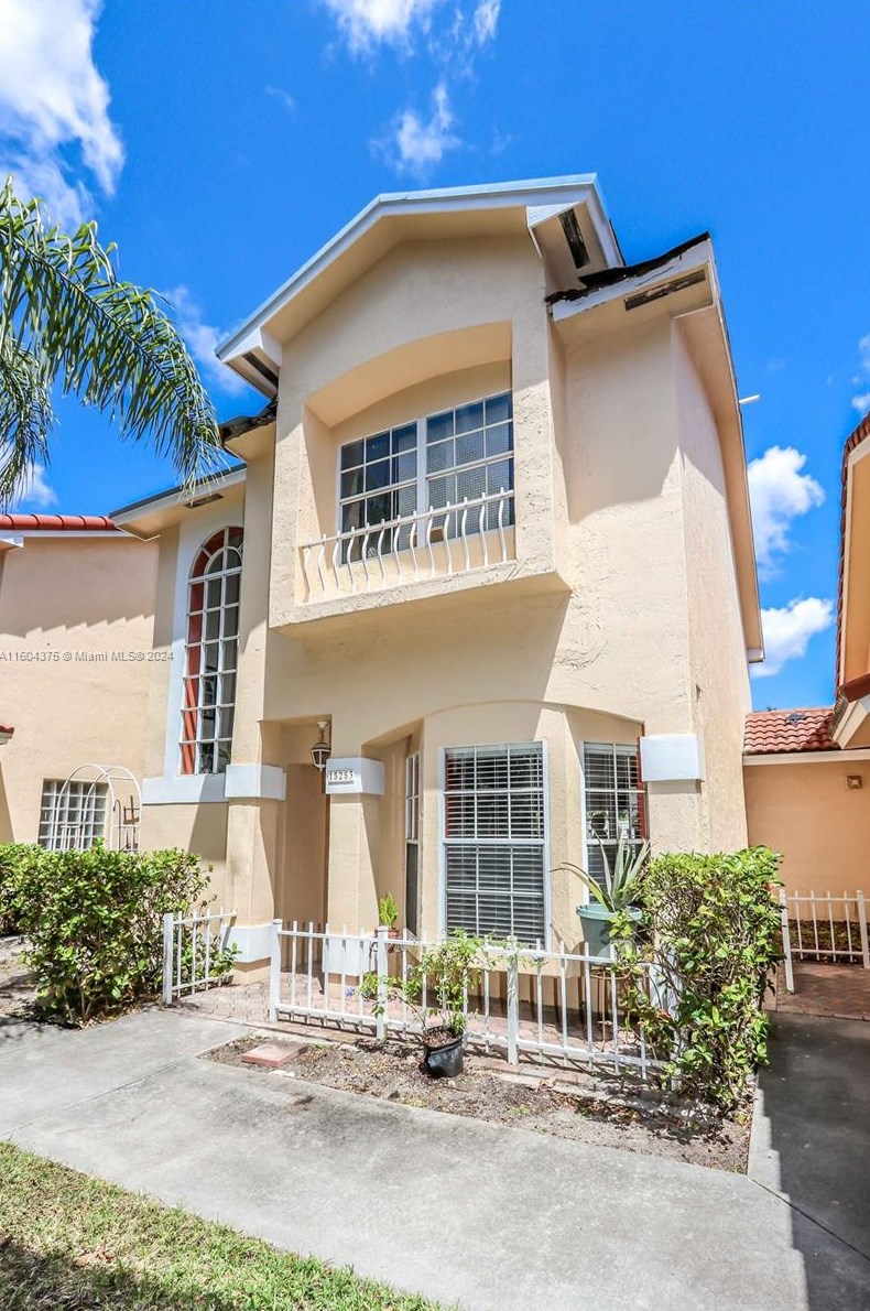 15253 111th St, Miami, FL 33196-4521