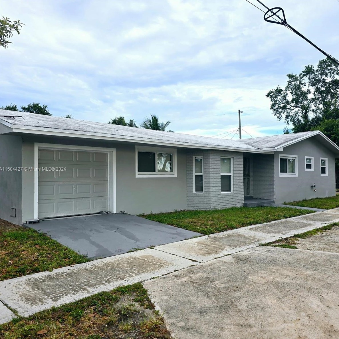 2260 Charleston St, Hollywood, FL