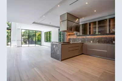 345 W 46th St #345, Miami Beach, FL 33140 - Photo 14
