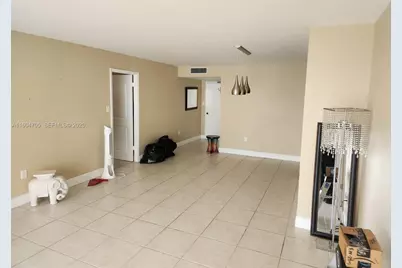 18071 Biscayne Blvd #602, Aventura, FL 33160 - Photo 10