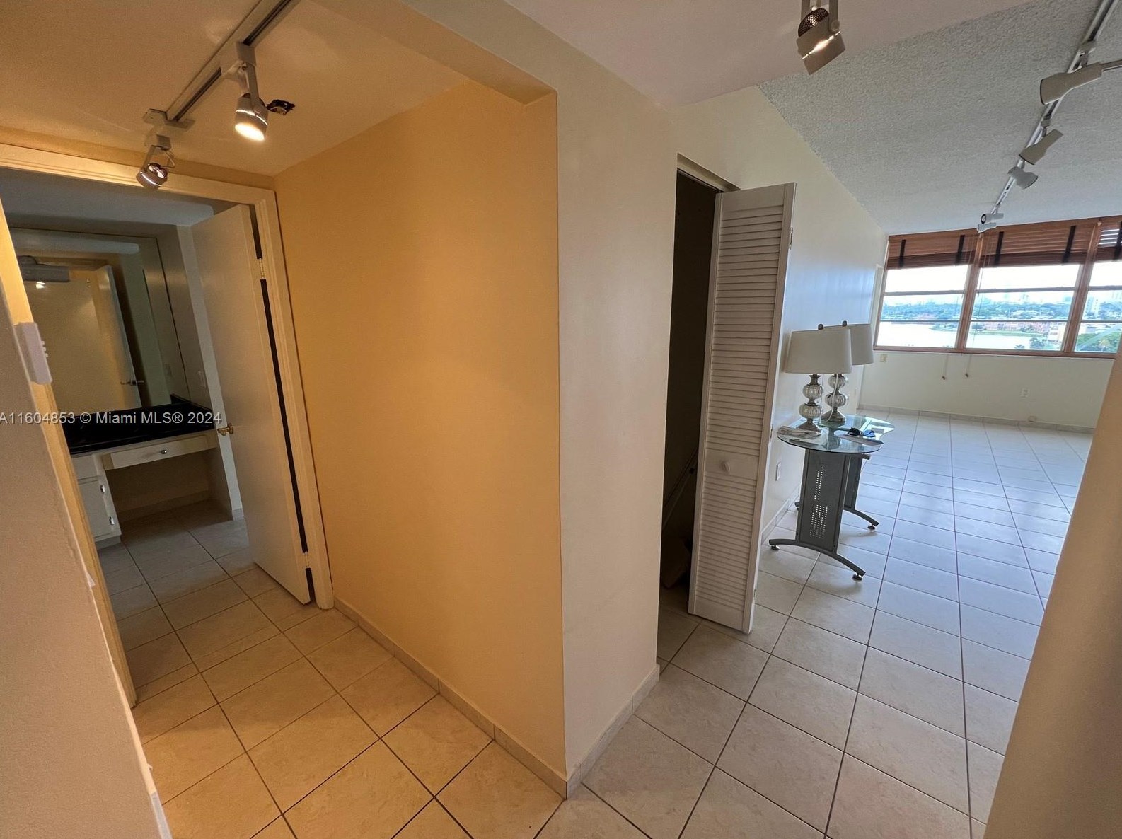 1351 Ne Miami Gardens Dr #902e, Miami, FL