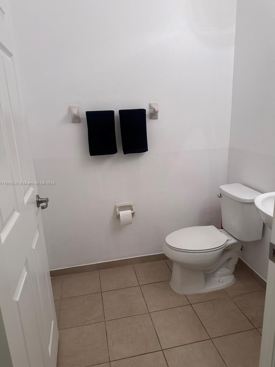 3309 W 90th Terrace, Hialeah, FL 33018