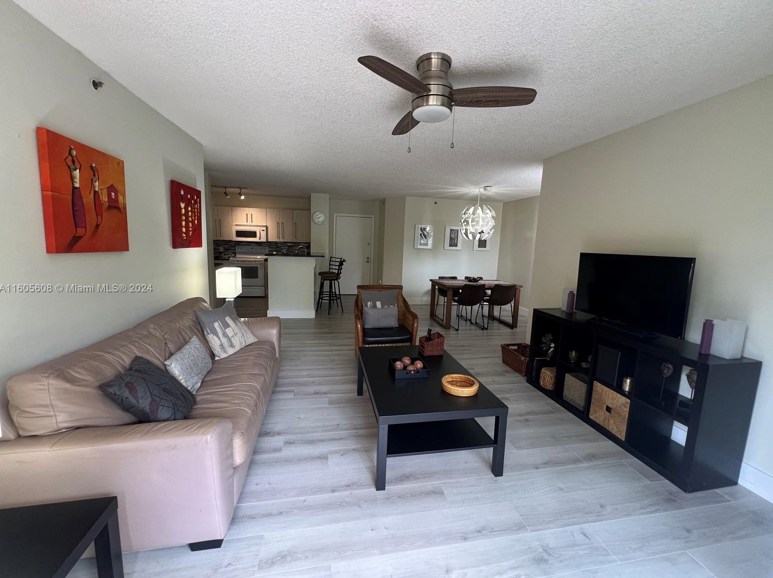 19655 E Country Club Dr #6208, Miami, FL 33180