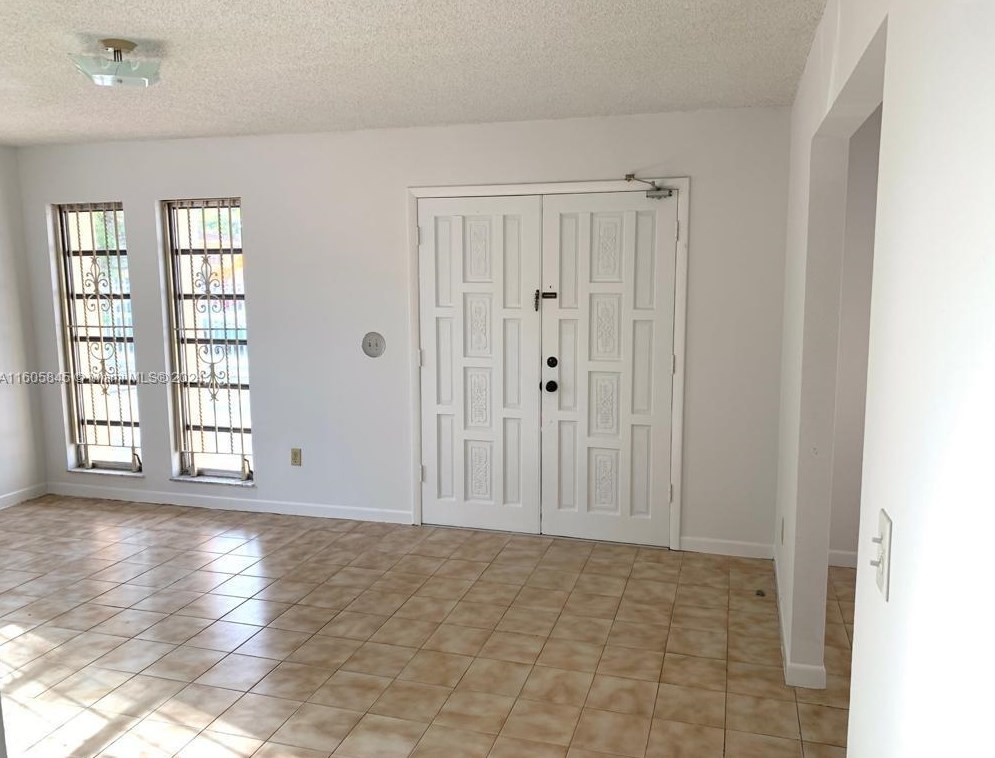 974 Sw 10th St #974, Miami, FL 33130