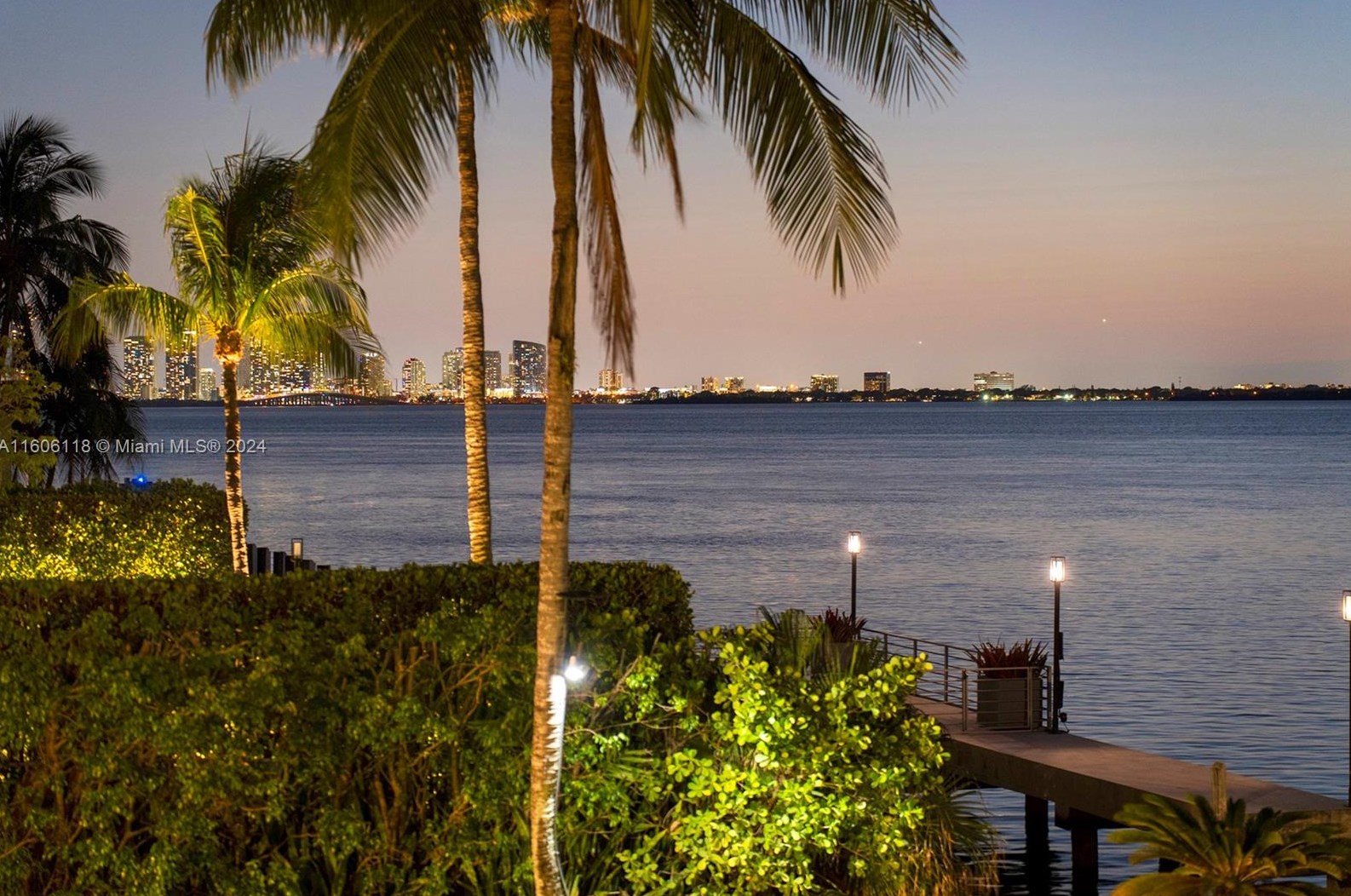 4810 Bay Rd, Miami FL 33141-4515 exterior