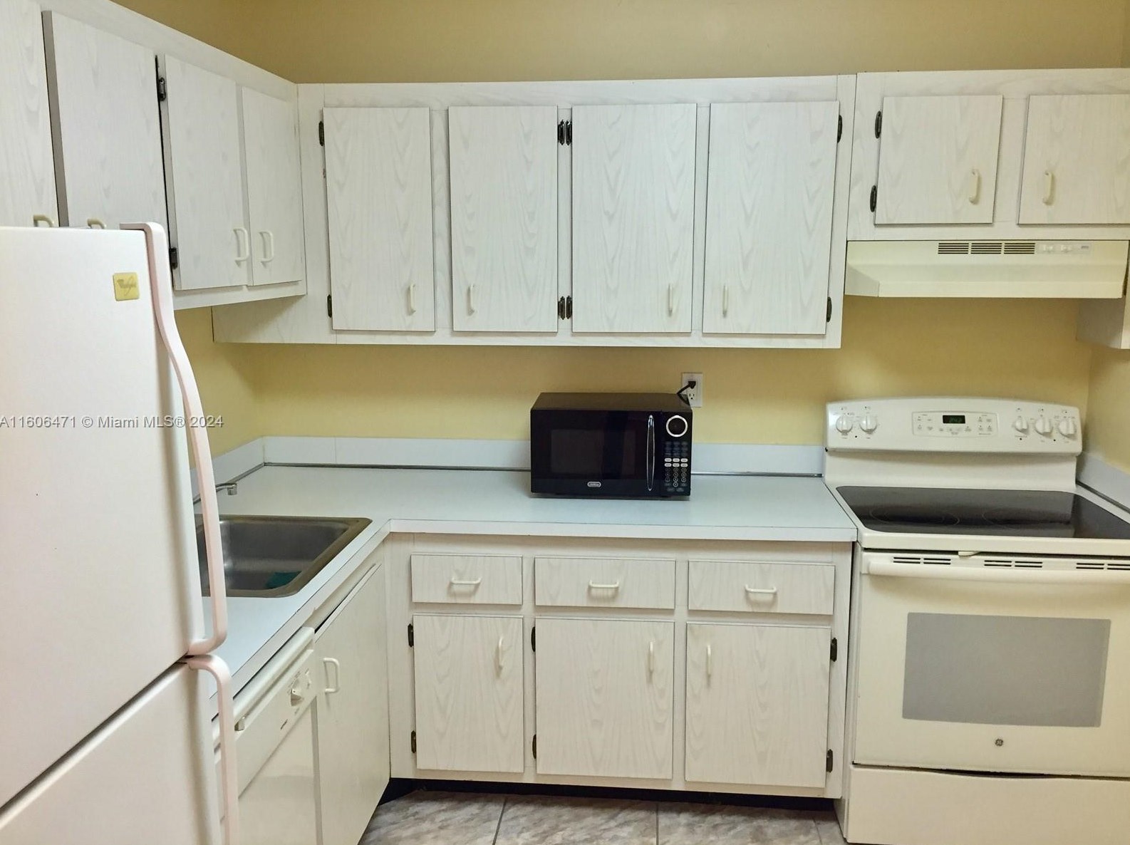 7720 Camino Real, Miami, FL 33143-7156