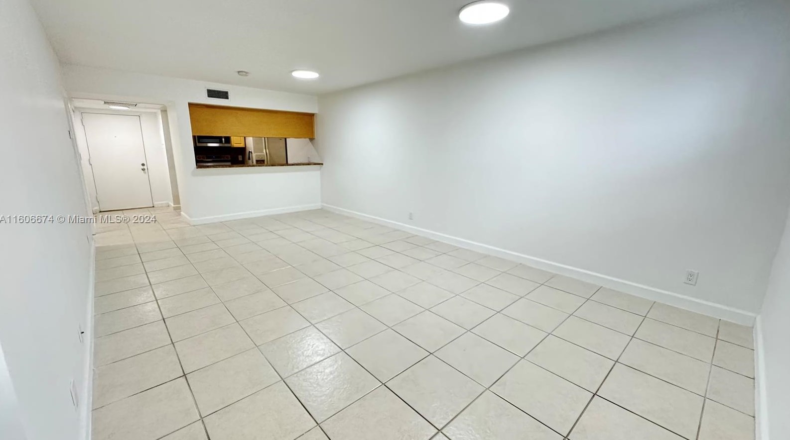 8160 Geneva Way, Miami, FL 33166-4615
