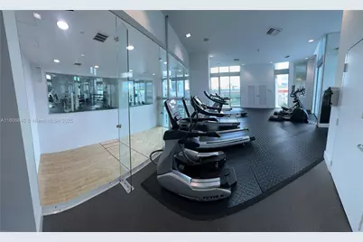 350 S Miami Ave #2302, Miami, FL 33130 - Photo 12