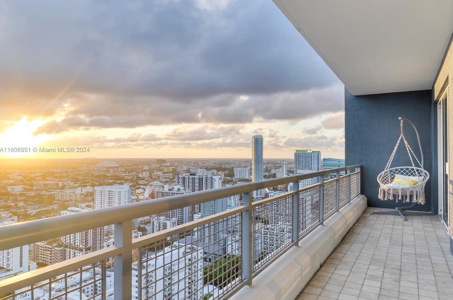 60 Sw 13th St #3801, Miami, FL 33130