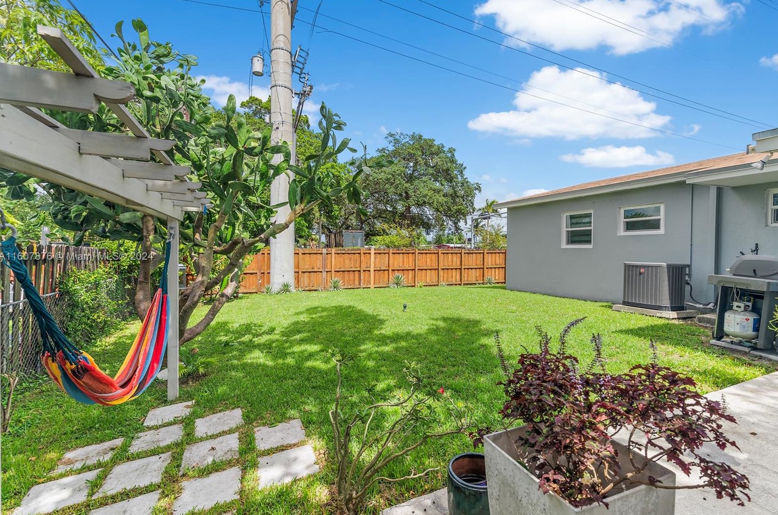 701 199th St, Miami FL 33055-1339 exterior