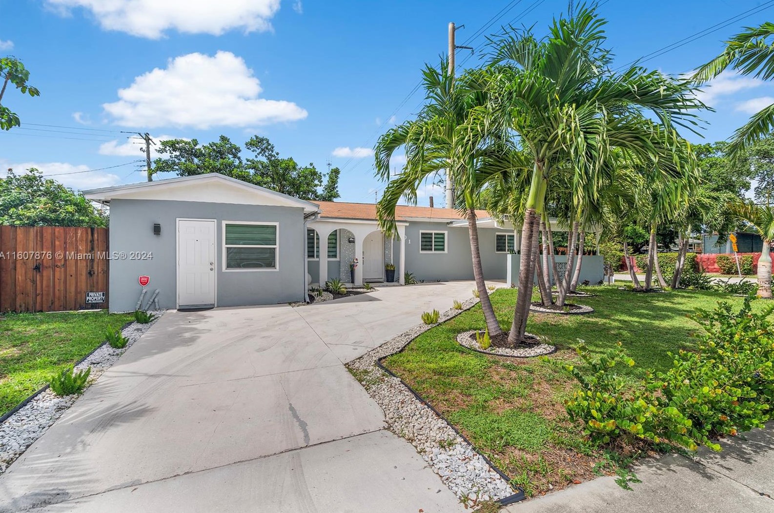 701 199th St, Miami FL 33055-1339 exterior