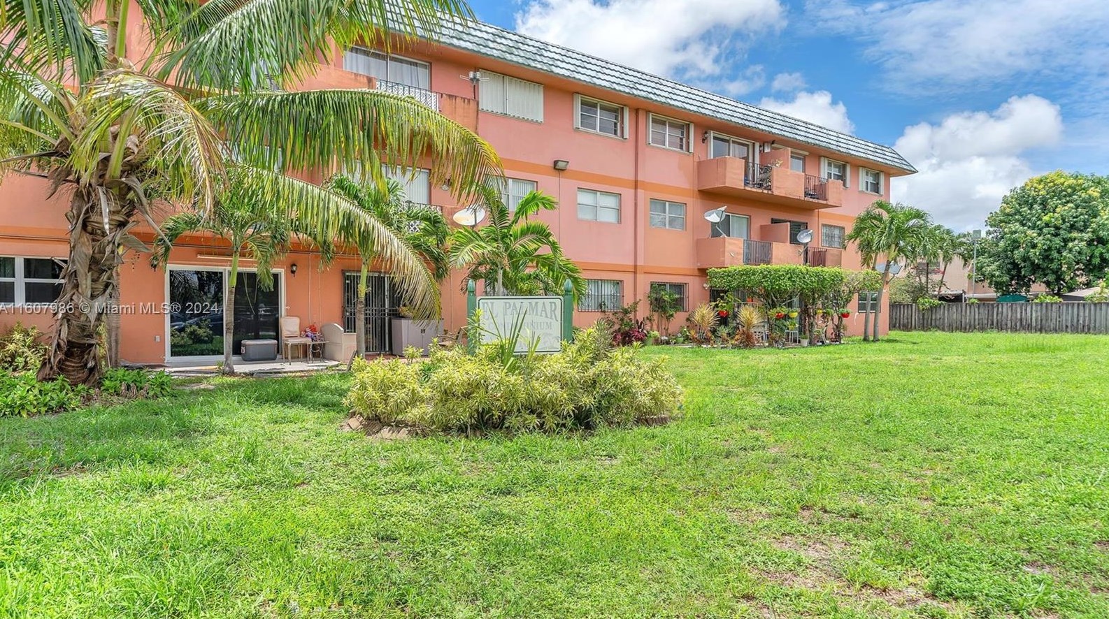17101 Nw 57th Ave #302, Miami, FL 33055