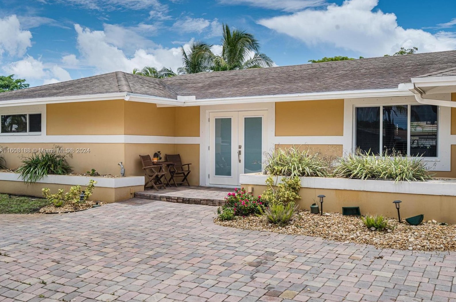 12021 Nw 15th St, Hollywood, FL 33026