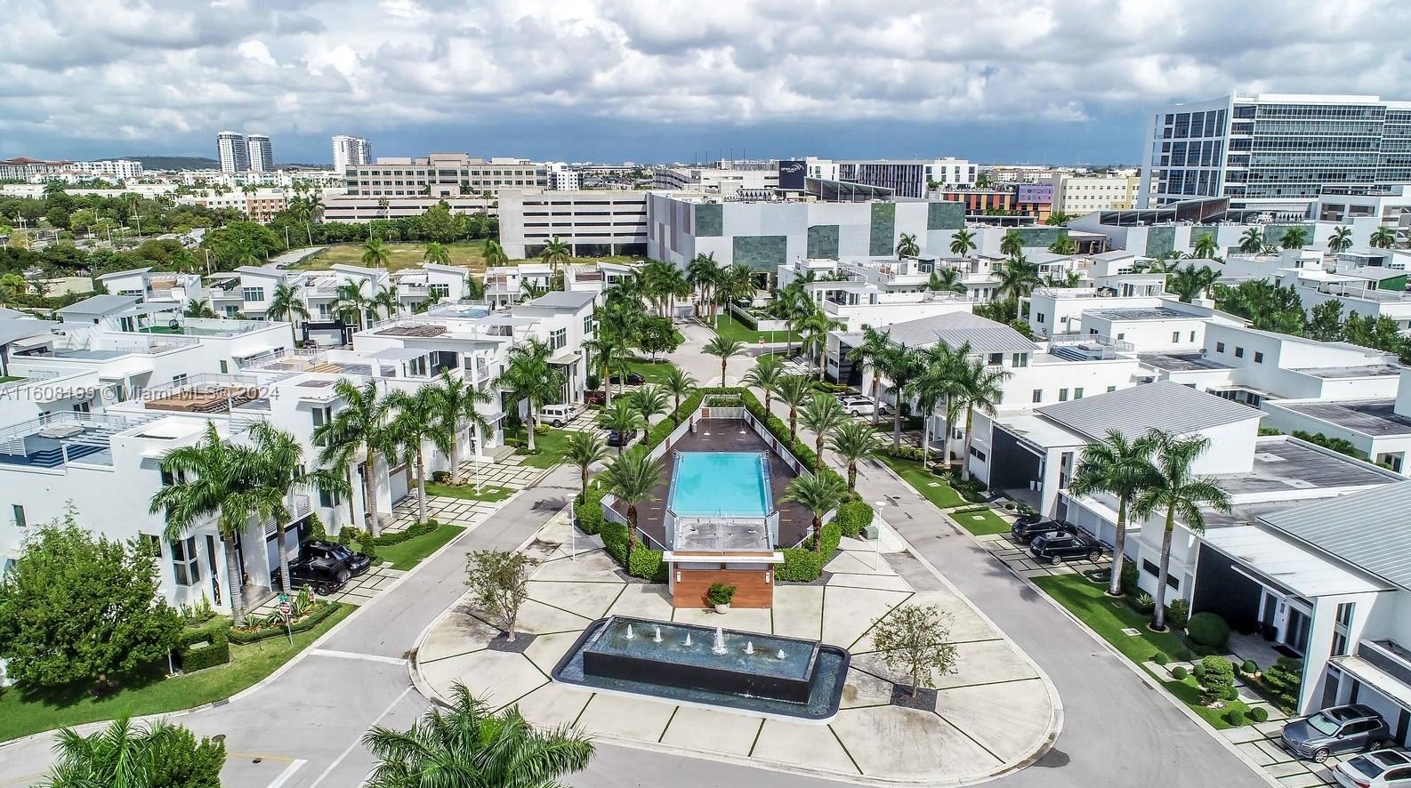 8230 Nw 34th St, Miami, FL 33122