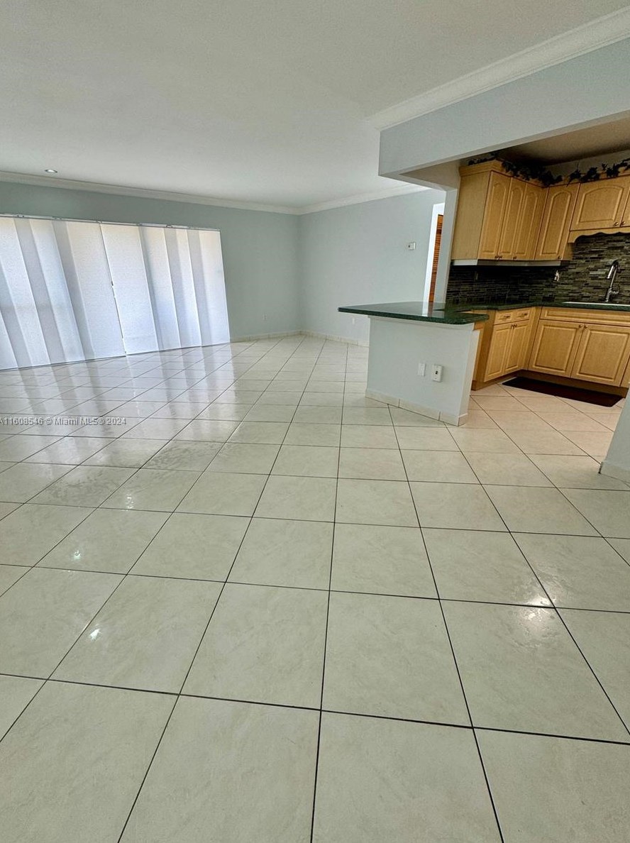 4500 W 19th Ct #342, Hialeah, FL