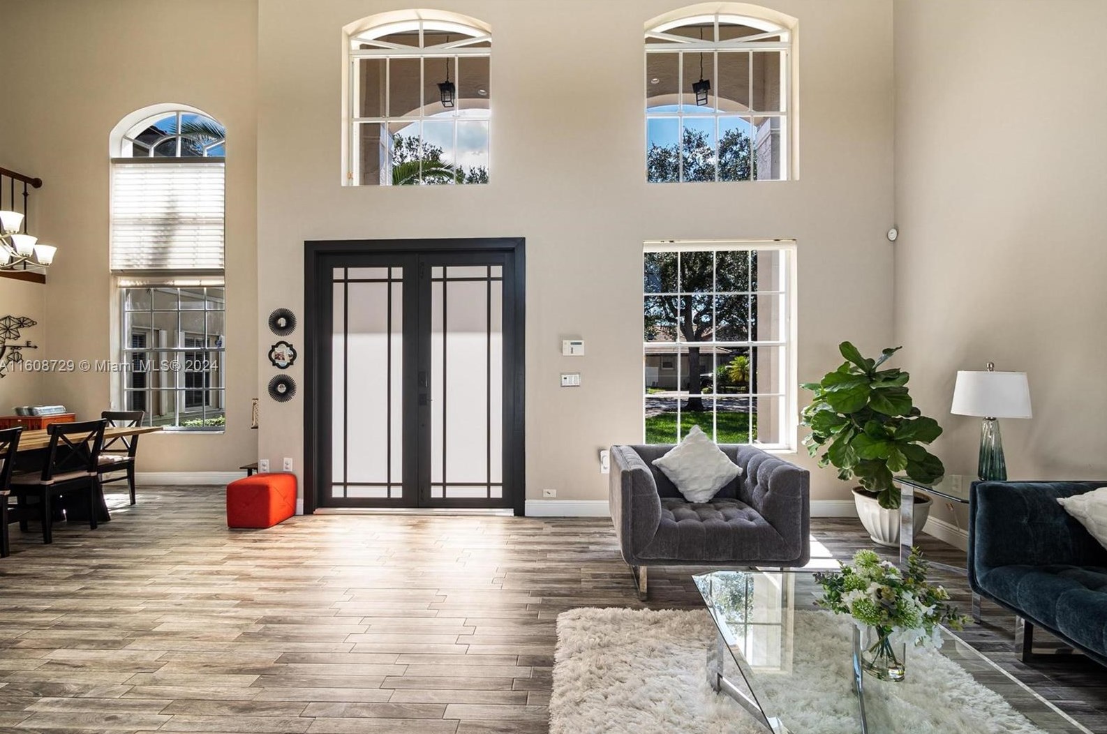 15941 83rd Ave, Hialeah FL  33016-2249 exterior