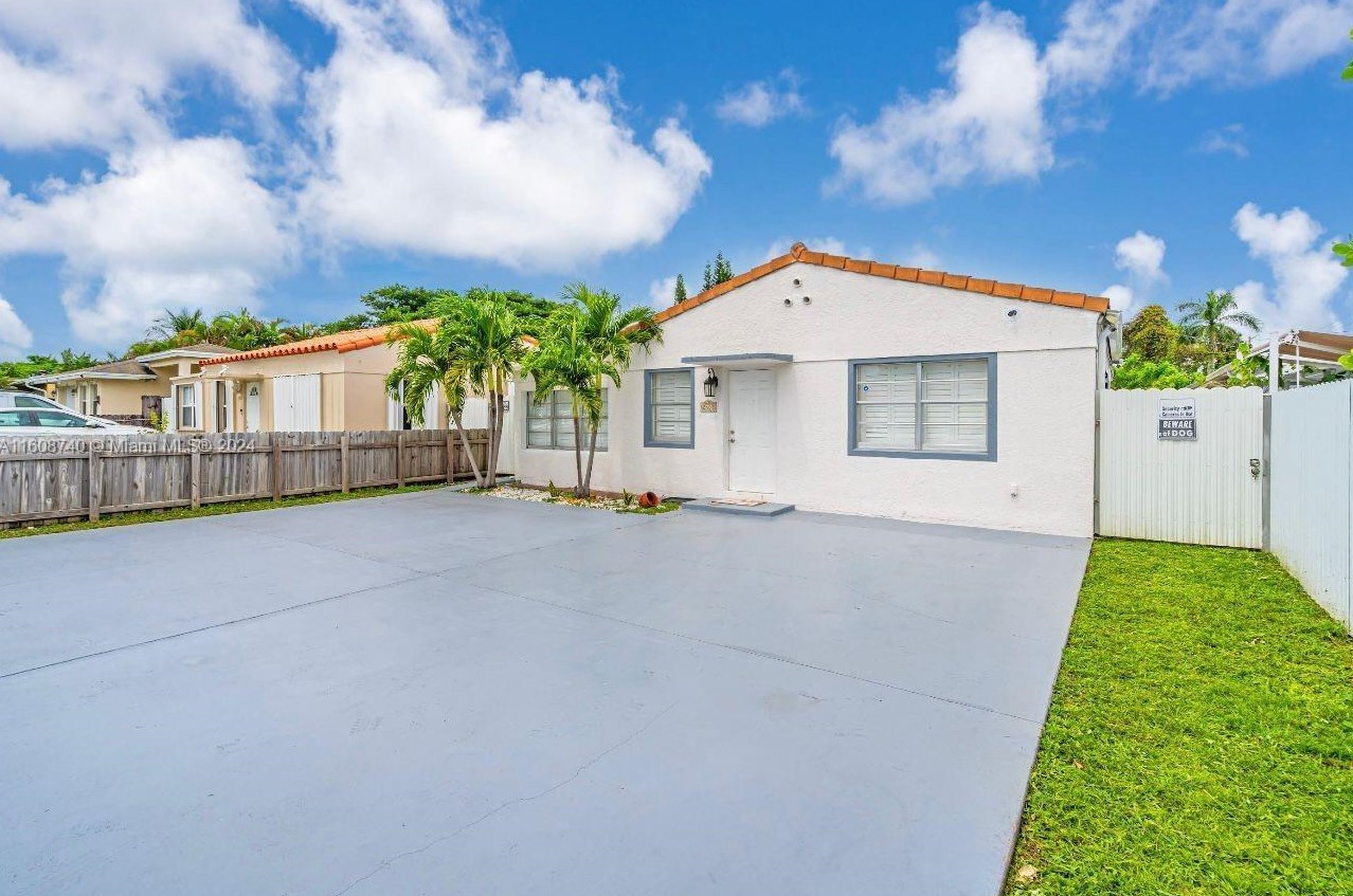 2405 Funston St, Hollywood, FL 33020