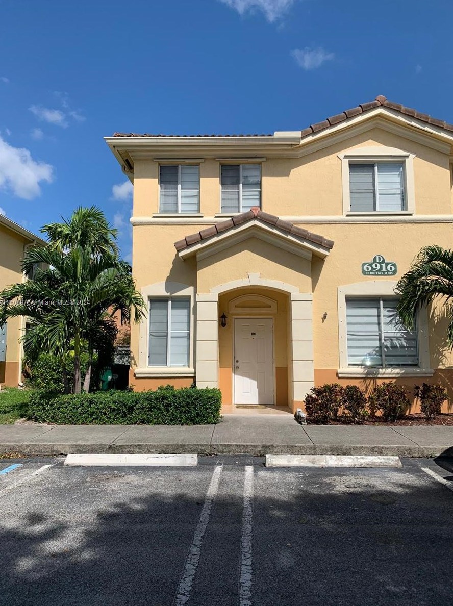 6916 Nw 174th Ter #d105, Hialeah, FL