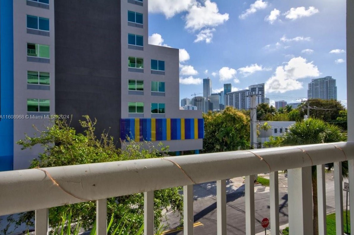 280 Sw 20th Rd Apt 407, Miami, FL 33129