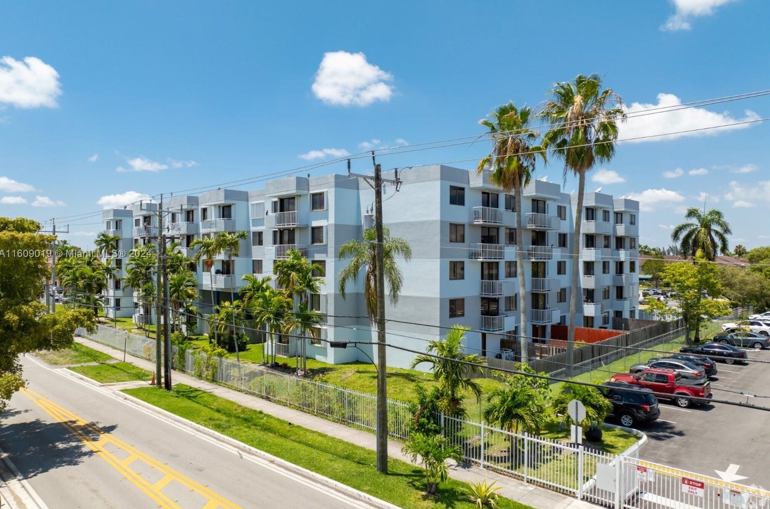 8261 Nw 8th St #337, Miami, FL 33126