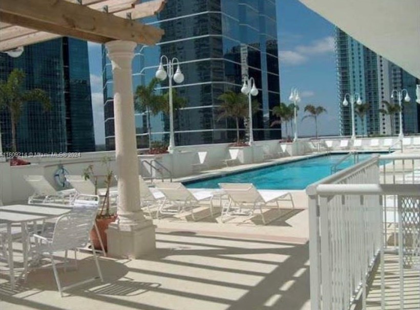 1200 Brickell Bay Dr #3318, Miami, FL 33131