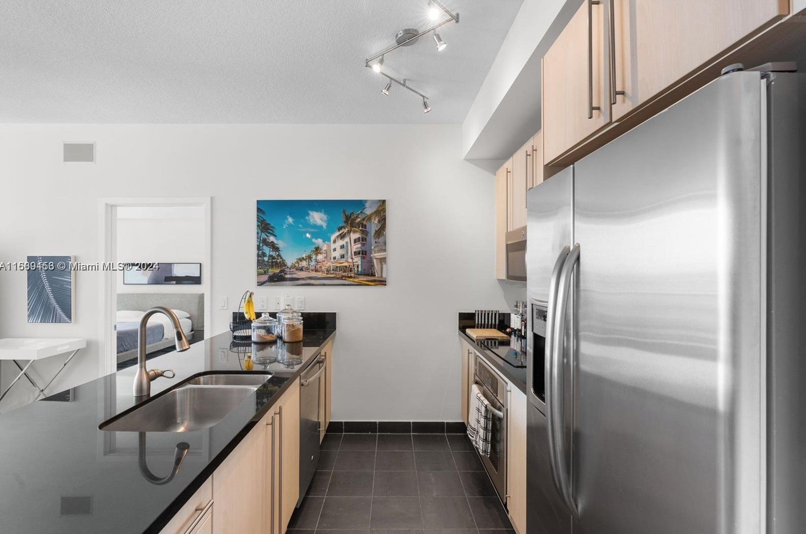 79 Sw 12th St #2204-s, Miami, FL