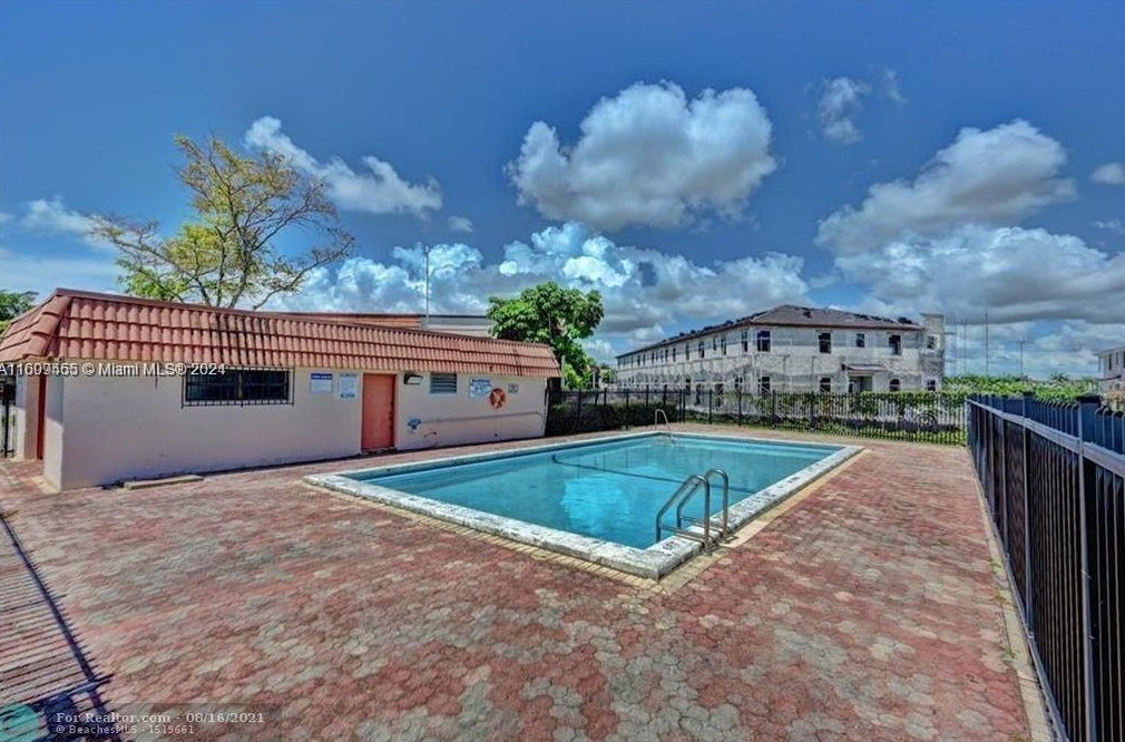 851 Ne 207th Terrace #6-202, Miami, FL 33179