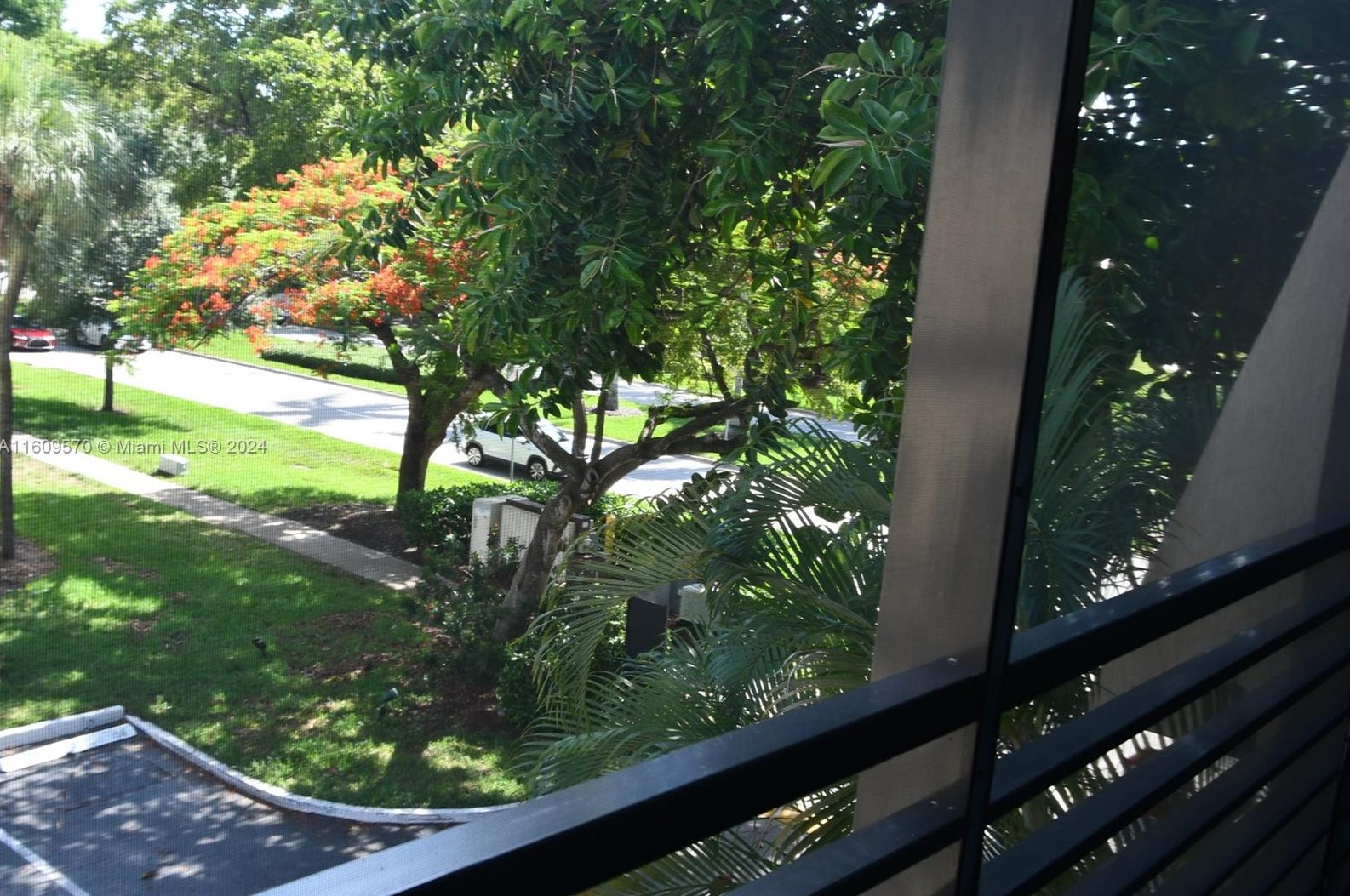 20200 W Country Club Dr #ph14, Miami, FL 33180